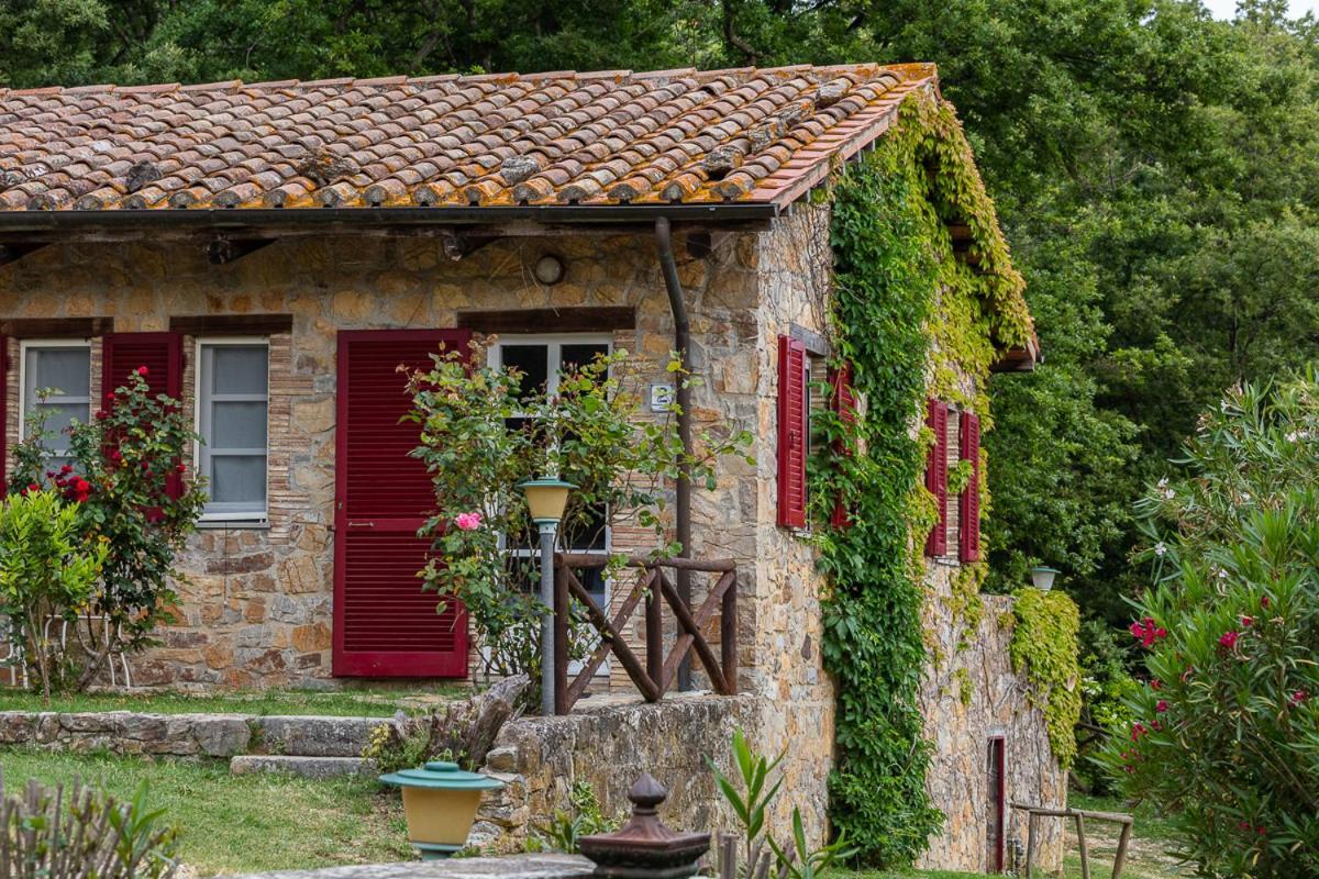 Il Daino Bianco Country Hotel Manciano Luaran gambar
